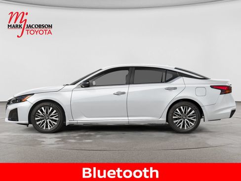 Used 2025 Nissan Altima 2.5 SV FWD image 5