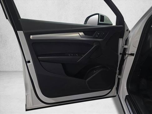 Used 2025 Audi Q5 2.0T Premium image 27