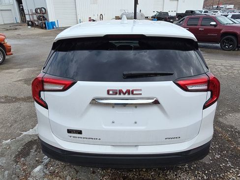 Used 2024 GMC Terrain SLE image 5