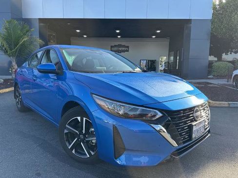 Certified 2025 Nissan Sentra SV image 1