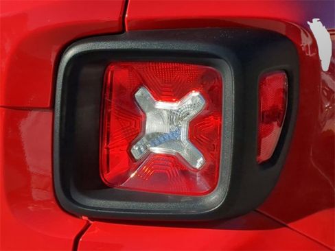 Used 2018 Jeep Renegade Latitude image 55