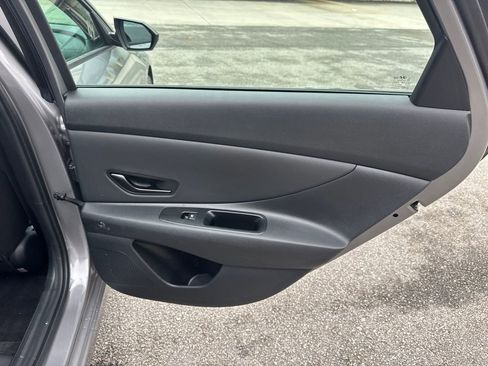 Used 2025 Hyundai Elantra Sport image 16