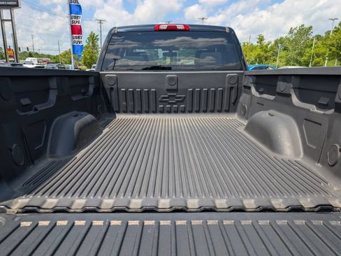 Used 2018 Chevrolet Silverado 1500 Custom w/ Custom Value Package AWD/4WD image 19