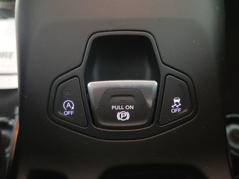 Used 2023 Jeep Renegade Latitude w/ Premium Group AWD/4WD image 14