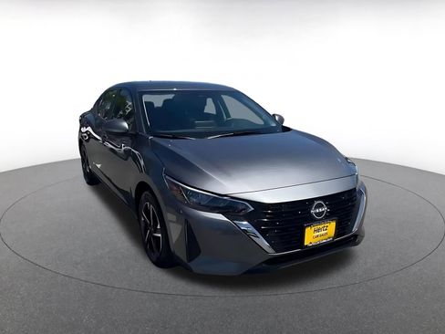 Used 2025 Nissan Sentra SV image 3