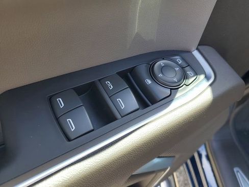 Used 2023 GMC Sierra 1500 SLE image 9