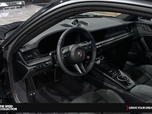 Used 2025 Porsche 911 Carrera GTS image 13