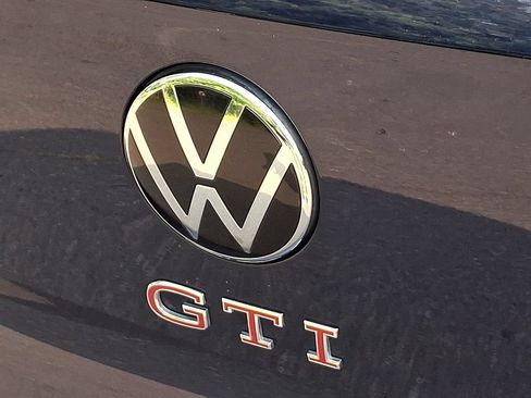 Used 2022 Volkswagen GTI SE FWD image 31
