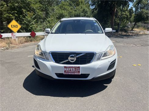 Used 2013 Volvo XC60 3.2 AWD/4WD image 2