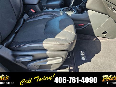 Used 2016 Jeep Cherokee Trailhawk image 14