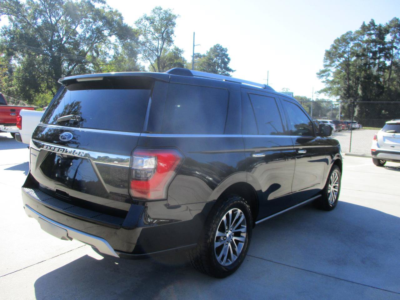 Used 2018 Ford Expedition Limited RWD image 30