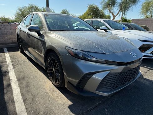 Used 2025 Toyota Camry SE FWD image 5