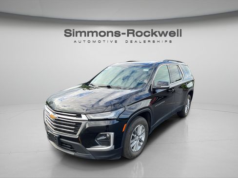 Used 2023 Chevrolet Traverse LT w/ LPO, Floor Liner Package AWD/4WD image 1