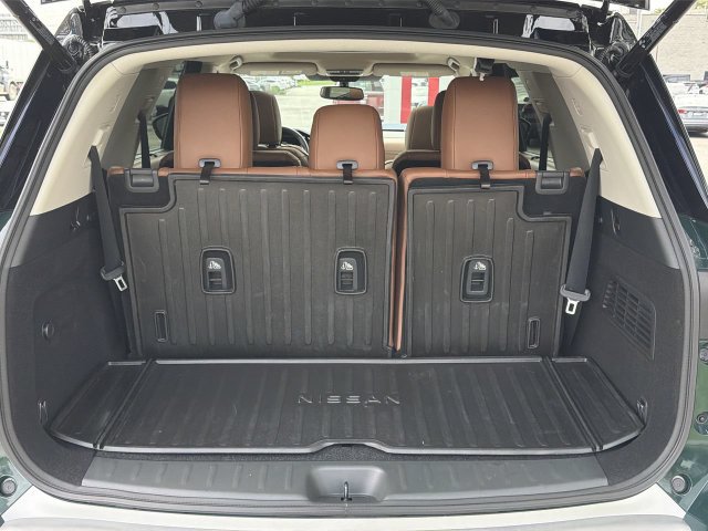 Certified 2022 Nissan Pathfinder Platinum w/ Cargo Package AWD/4WD image 29