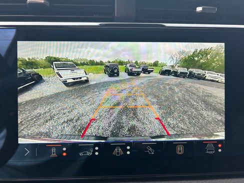 Used 2025 GMC Sierra 2500 Denali AWD/4WD image 6