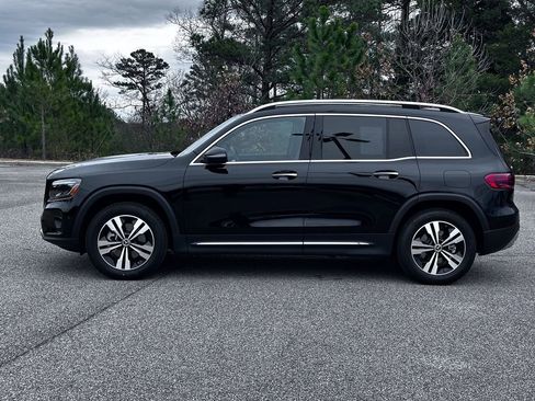 Used 2025 Mercedes-Benz GLB 250 4MATIC image 7