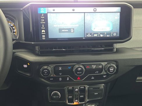 Used 2024 Jeep Wrangler Sport S image 19