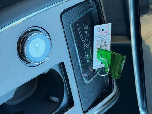 New 2025 Volvo EX90 Ultra w/ Protection Package Premier image 21