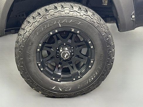Used 2019 Toyota Tacoma SR w/ SR Convenience Package AWD/4WD image 26