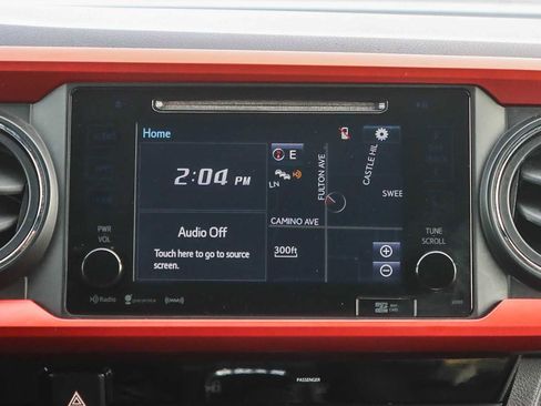 Used 2017 Toyota Tacoma TRD Sport image 13