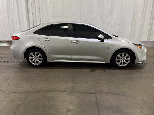 Used 2023 Toyota Corolla LE w/ Carpet Mat Package (TMS) FWD image 3