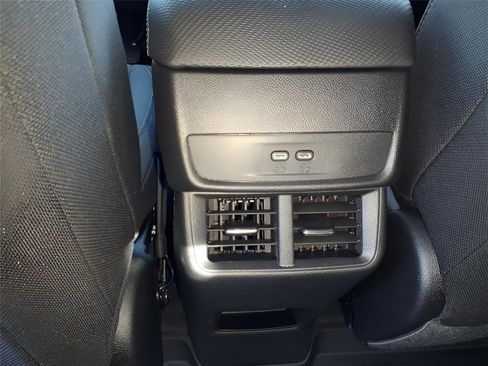 New 2026 Chevrolet Equinox LT image 27