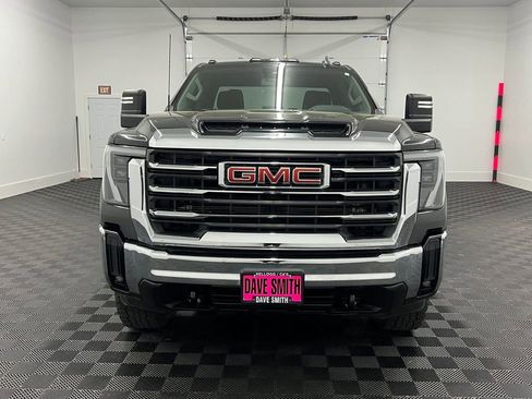 Used 2024 GMC Sierra 3500 SLE w/ SLE Value Package AWD/4WD image 6