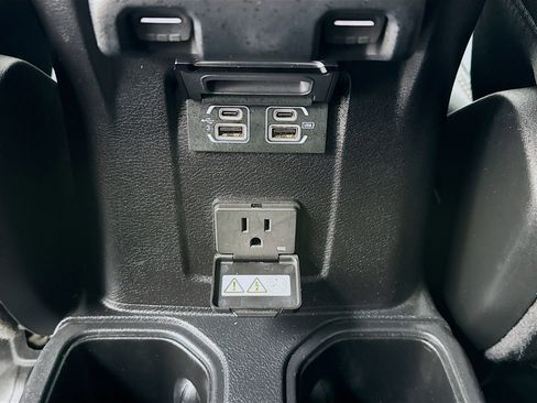 Used 2020 Jeep Gladiator Mojave AWD/4WD image 16