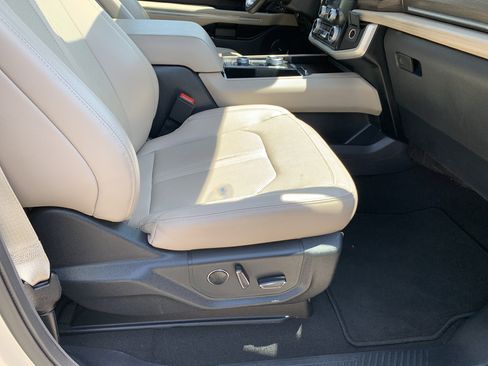Used 2024 Ford Expedition Limited AWD/4WD image 48