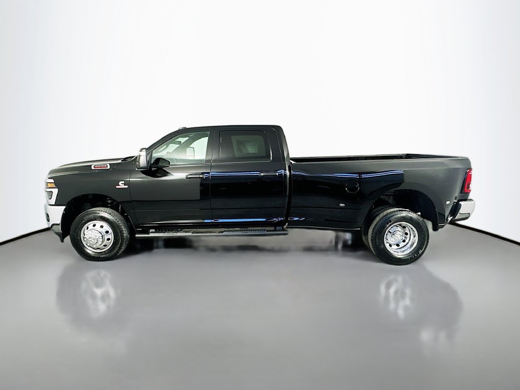 New 2026 RAM 3500 Tradesman AWD/4WD image 4