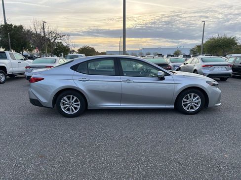 Used 2025 Toyota Camry LE image 6