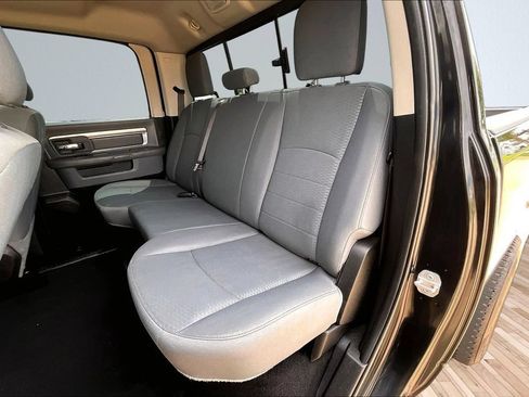 Used 2019 RAM 1500 Classic SLT AWD/4WD image 21