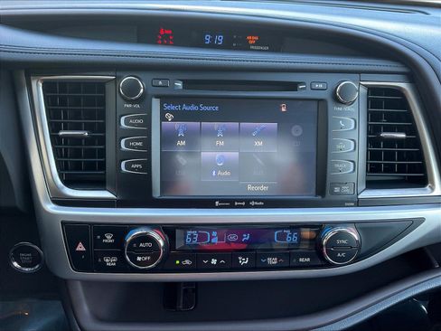 Used 2019 Toyota Highlander XLE w/ Protection Package #3 FWD image 15
