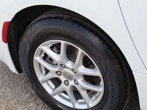 Used 2023 Chrysler Pacifica Touring-L FWD image 17