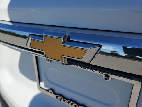 Used 2023 Chevrolet Traverse LS image 37