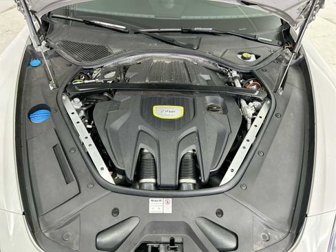 Used 2018 Porsche Panamera 4 Executive image 18