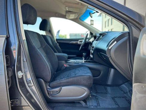 Used 2013 Nissan Pathfinder SV image 19