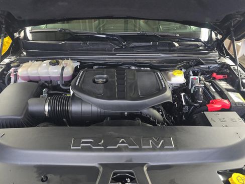 Used 2025 RAM 1500 Limited AWD/4WD image 6