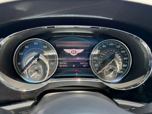 Used 2020 Bentley Bentayga AWD/4WD image 38