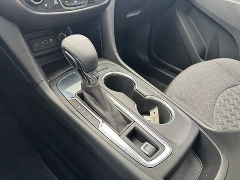 Used 2023 Chevrolet Equinox LT image 11