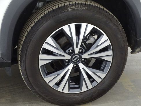 Used 2023 Nissan Rogue SV image 36