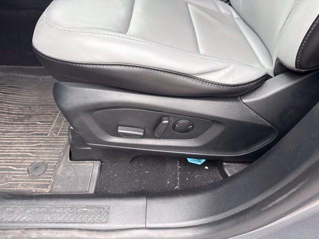 Used 2021 Ford Explorer XLT w/ Equipment Group 202A AWD/4WD image 14