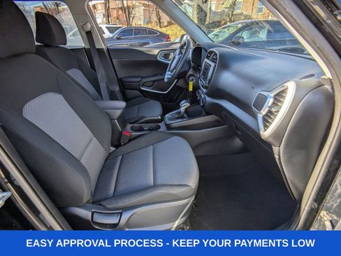 Used 2022 Kia Soul LX image 15