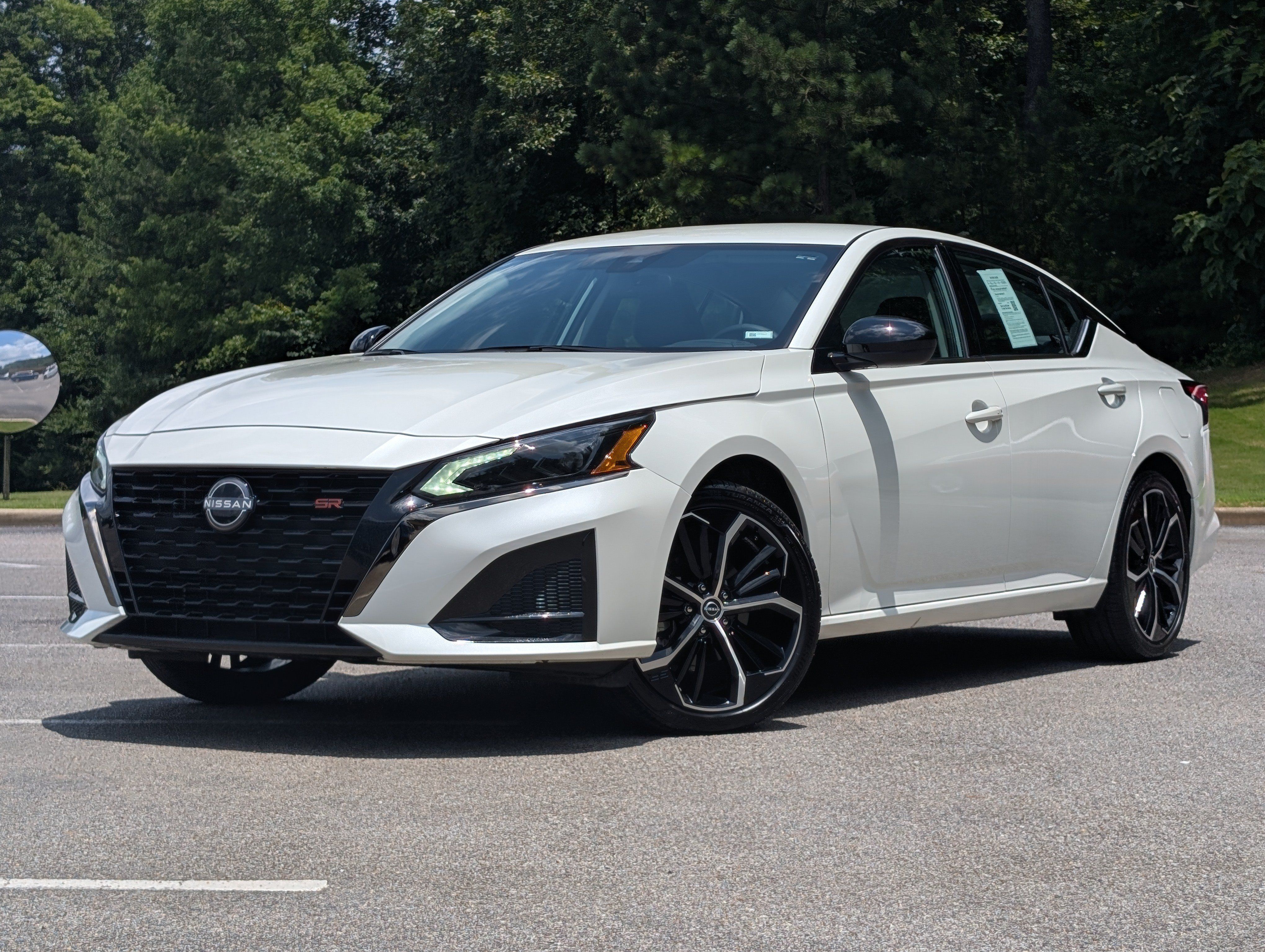 Used 2025 Nissan Altima 2.5 SR FWD image 4