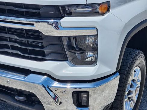 Used 2025 Chevrolet Silverado 2500 LT w/ All Star Edition AWD/4WD image 9