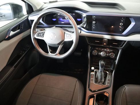 Used 2024 Volkswagen Taos SE image 33