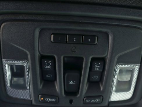 Used 2022 Chevrolet Silverado 1500 High Country w/ Technology Package image 28