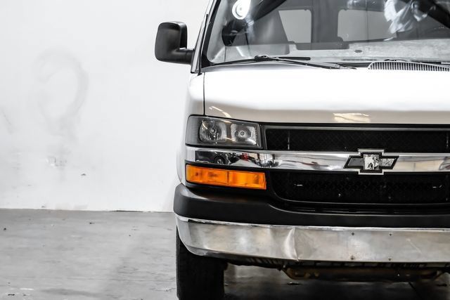 Used 2018 Chevrolet Express 2500 LT w/ LT Preferred Equipment Group RWD image 37