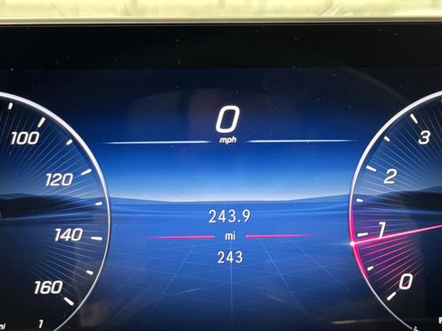 Used 2026 Mercedes-Benz GLC 300 image 25