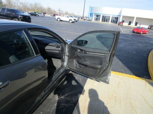 Used 2019 Honda Civic Sport image 25